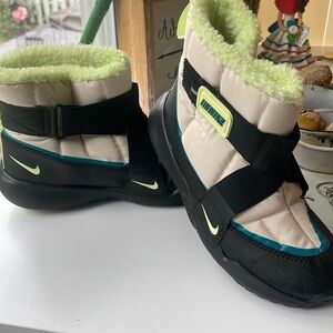 Nike winter boots